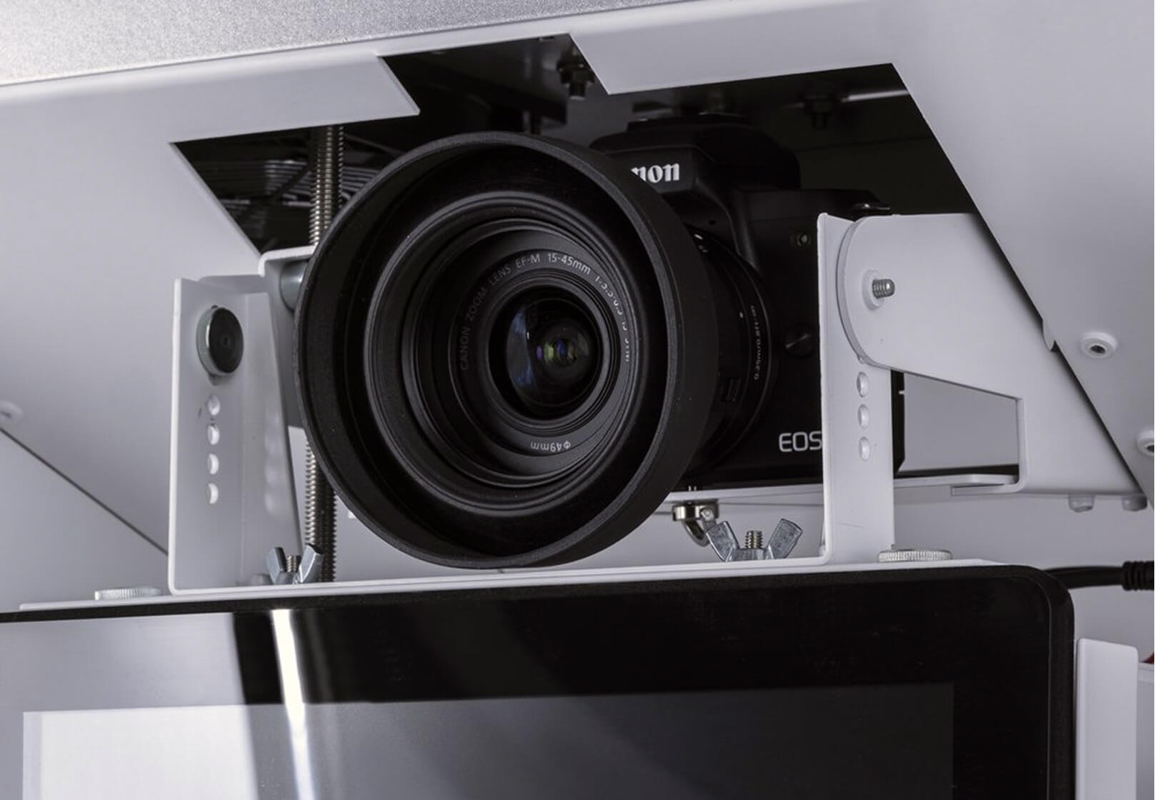 24-megapixel DSLR Pro Camera